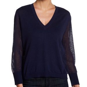 MICHAEL STARS~Mesh Sleeve and Back V-Neck Top~M